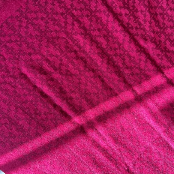 Tory Burch pink logo print wool blend 80" x 25" scarf wrap - Picture 13 of 13